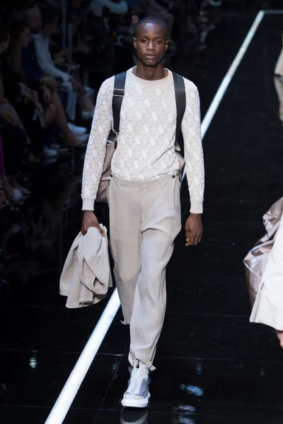 Look 37